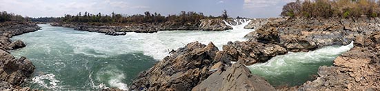 Le cascate di Khone Phapheng sul Mekong, viste da sotto