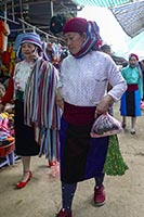 Signora al mercato di Dong Van