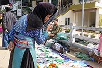 Signora al mercato di Dong Van