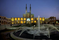Piazza di Yazd al tramonto