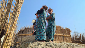 Bambine nella palude di Aka Madans presso Bassora