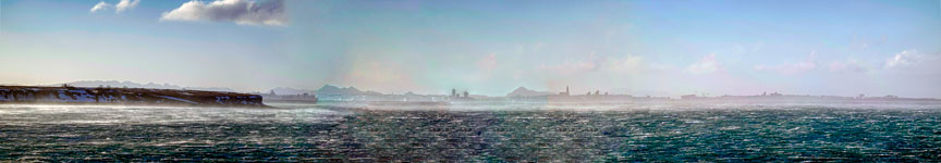 Panoramica del golfo di Reykjavik in un pomeriggio d'inverno