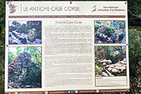 Cartello sulle antiche case corse a Caprera
