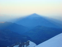 L'ombra del Bianco all'alba