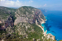 Falesie sopra cala Goloritzè
