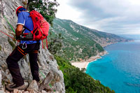 Sante si prepara alla doppia di cala Sisine