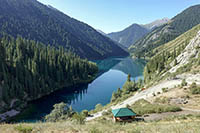 Il lago di Kolsai nei pressi di Saty