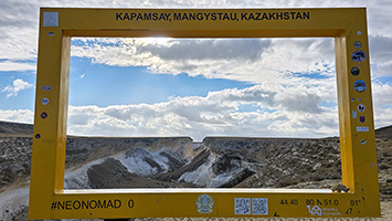 'Vetrina' per selfie sul canyon di Kapamsay nel Magystau