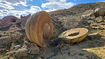 Massi rotondi nella valle di Torish