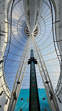 L'interno del padiglione di Khan Shatyr