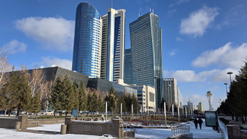 Moderni grattacieli sul Nurzhol Boulevard