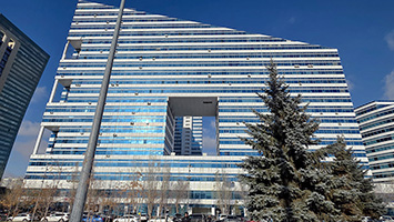 Condominio forato sul Nurzhol Boulevard