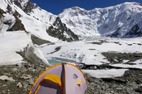 Tenda privata al campo base, di fronte al picco Pobeda