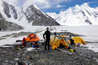 Adriano al campo uno del Khan Tengri, 4220 m