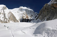 Salendo il ghiacciaio verso il campo due
