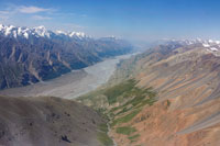 Seguendo la valle del Mushketov
