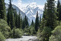Il picco Boris Yeltsin, 5168 m (ex Oguz-Bashi) dalla valle di Valle di Kok Jayik