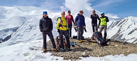 Il nostro gruppo in cima al picco Yughiny, 5120 m