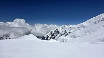 Il campo due avanzato a 5700 m