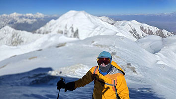 Matteo Corsini in marcia verso la vetta