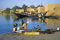 Attracchi di pinasse a Djenné
