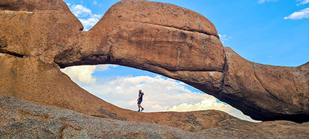 Arco naturale nel campeggio di Spitzkoppe