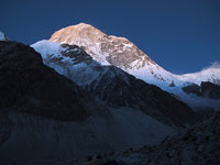 Il Makalu poco dopo il tramonto