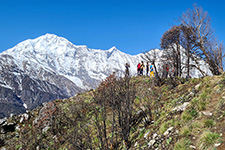 Salendo verso il passo Kuchumro 