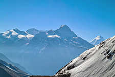 Kanguru e Manaslu poco sotto al Kang La