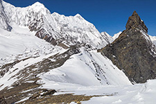Il passo Mesokanto, 5121 m
