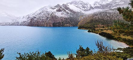 Lago di Phoksumdo dopo una nevicata
