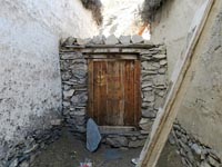 Ingresso del nostro hotel a Chharka