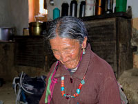 Vecchia al gompa di Yanjer