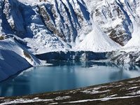 Il lago Tilicho dall'alto