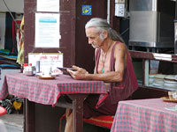 Personaggio 'hippy' a Pokhara