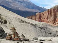 Chorten verso Dhakmar