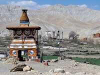Chorten all'ingresso di Tsarang