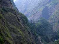 La valle del Marsyangdi a Chyamche
