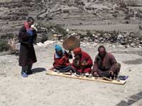 Lama itineranti al gompa di Nar