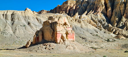 Chorten diroccato nella remota valle di Sam Dzong, a nord di Lo Manthang
