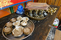Altare delle offerte del nuovo gompa di Rachen