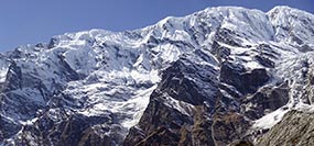 La cresta sud-est del Buddha Himal