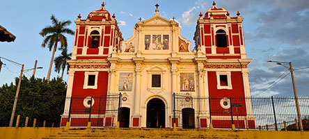 La chiesa del Calvario a Leon al tramonto