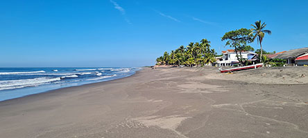 La spiaggia di Poneloya