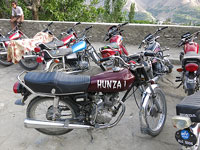 Motociclette a Karimabad (Baltit)