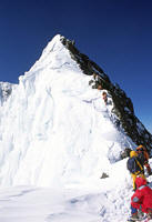 Simone riposa alla sella