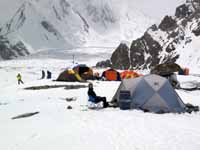 Sergio al campo base del K2