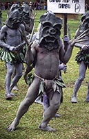 Mud men a Mount Hagen