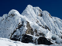 L'Alpamayo prima di superare il colle