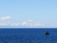 Barchetta sul Titicaca